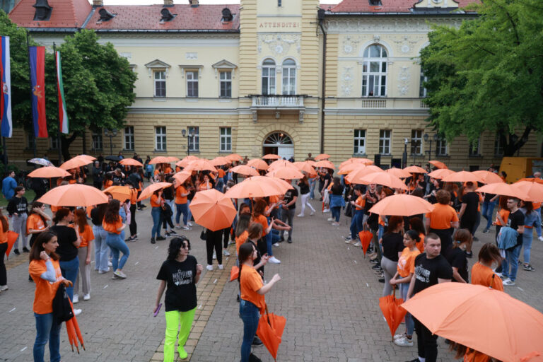 Матурантски плес са Европом у Кикинди