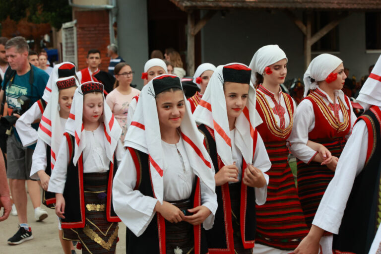 Одржан 13. Међународни фестивал фолклора “Ајмо заиграти, ајмо де“ у Накову