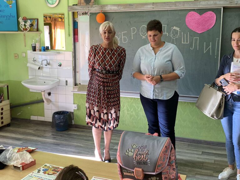 Добродошлица и поклони за ђаке прваке у општини Апатин