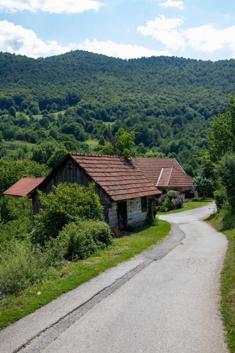 Шест породица из општине Сечањ се ускоро усељава у нове сеоске куће