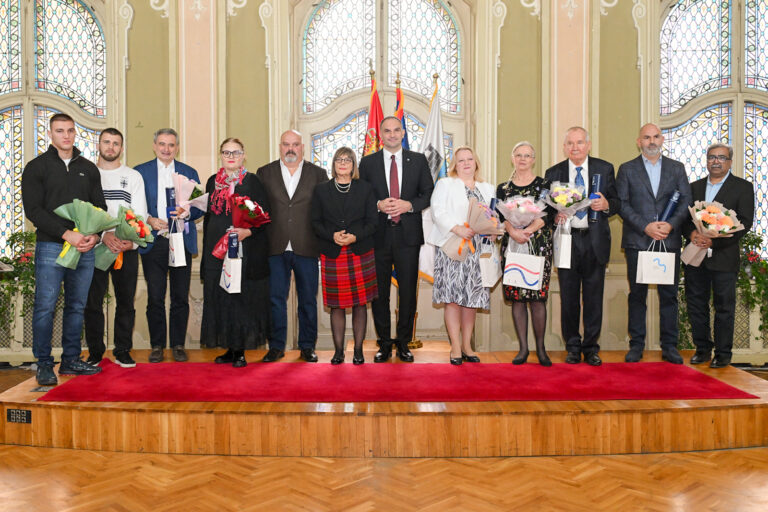 Маји Гојковић уручена „Награда града Зрењанина“ за допринос решавању проблема водоснабдевања