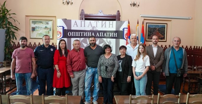 Вишеструким даваоцима крви у Апатину уручена признања