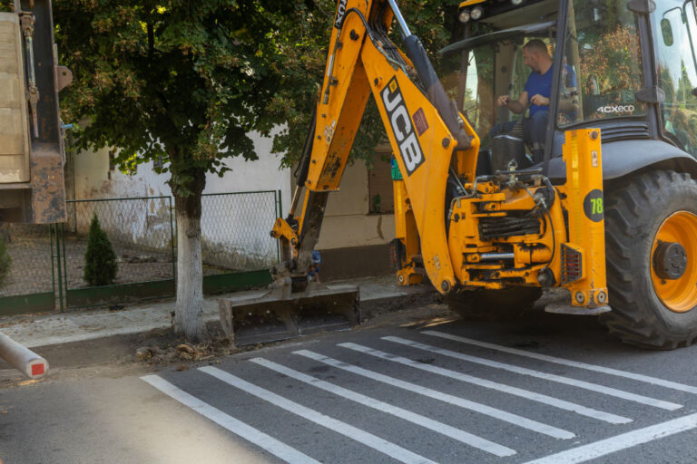 У Сајану у току реконструкција пешачких стаза: Већа безбедност и лепши изглед центра села