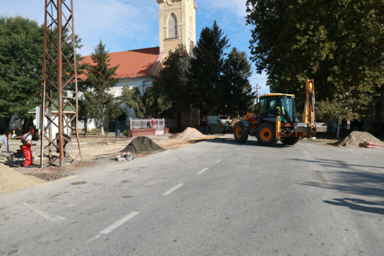 Банатска Топола добија обновљени Дом културе и уређенији центар села